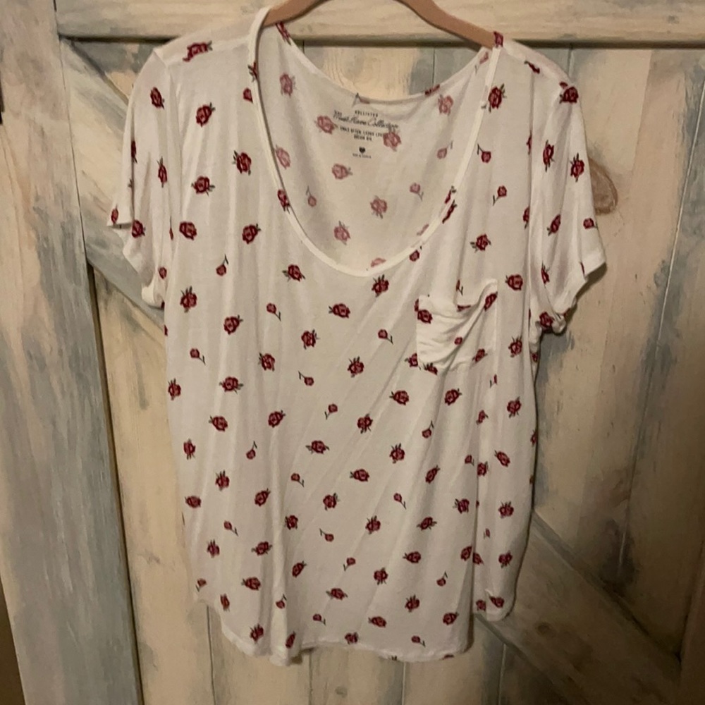 Hollister tee